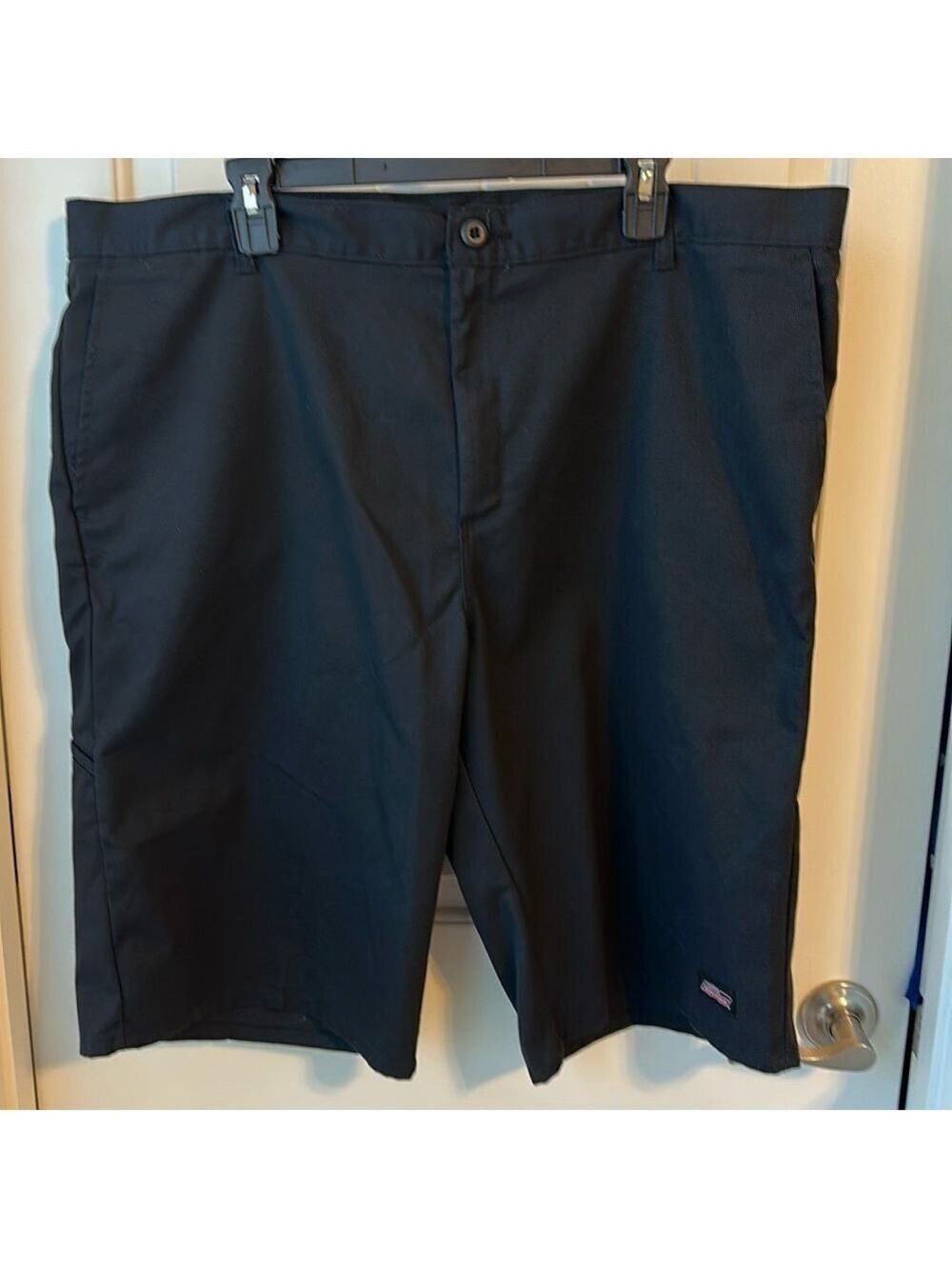 Dickies Men’s Relaxed Fit Flat Front Work Shorts Multi use pocket 42” Waist blue